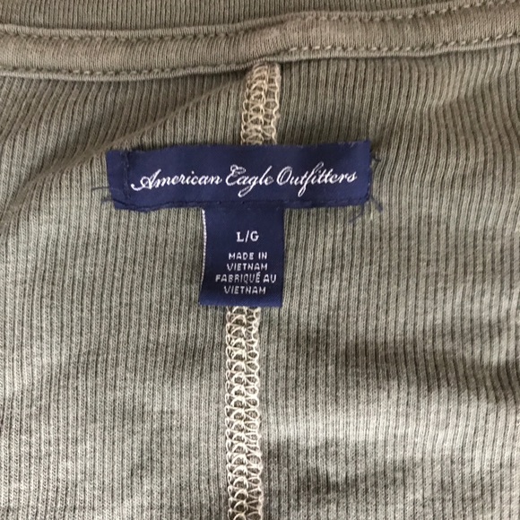 Adorable New w/out tags American Eagle Henley tee - Picture 5 of 8